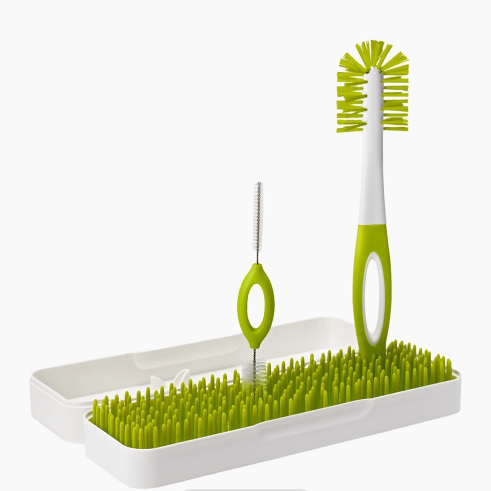 Travel bottle cleaner